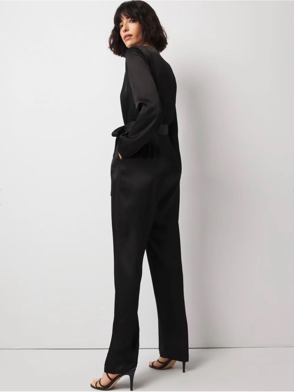White House Black Market Black V-Neck Long-Sleeve Tie-Waist Jumpsuit 14 no belt - Picture 3 of 11